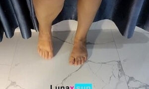 Watch my FEETS ! You jerk off and you cum NOW - Luna Daily Vlog Compil - LunaxSun